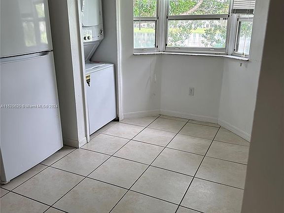 5th image of 2910 SE 13th Ave #20350
