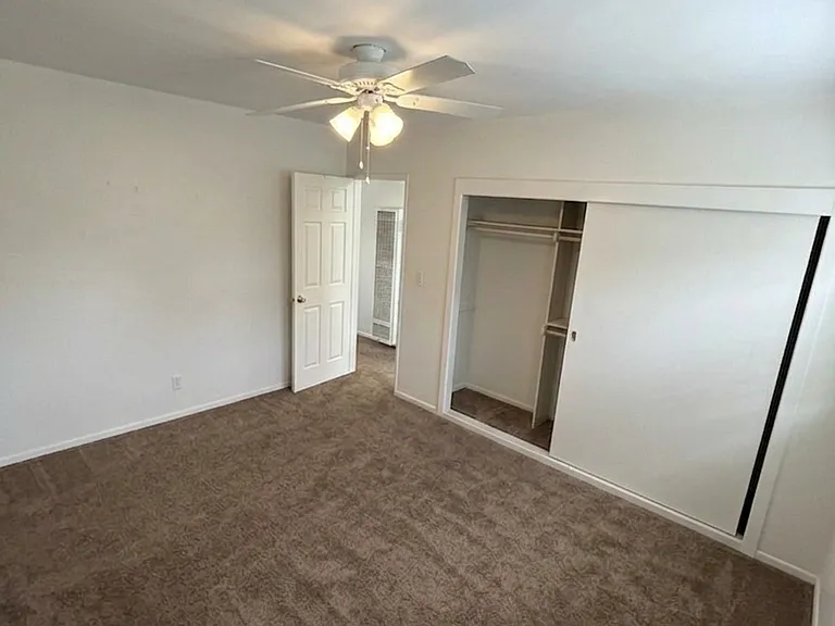 4750 W 162nd St — Photo 3