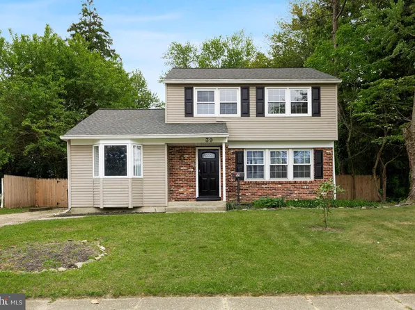 39 Joans Ln, Berlin, NJ 08009