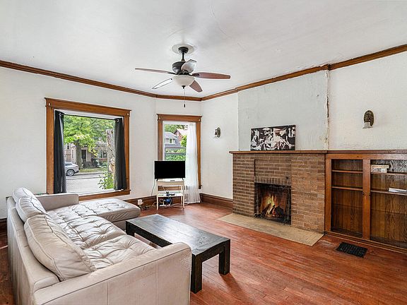 5th image of 825 Egleston Ave