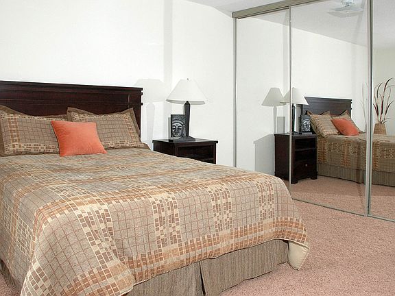 Georgetown on the River Apartments ; Bedroom