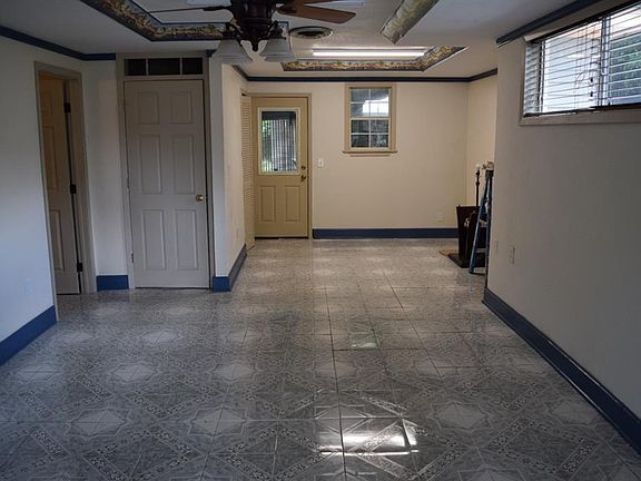 4th image of 8125 Howard Dr