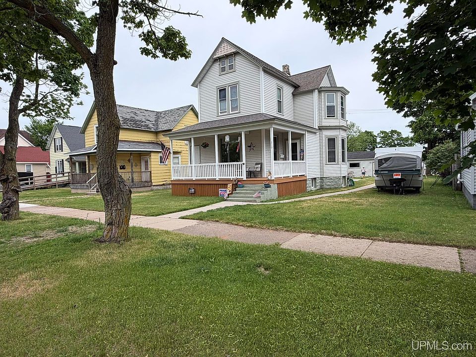 1st image of 210 N 13th St