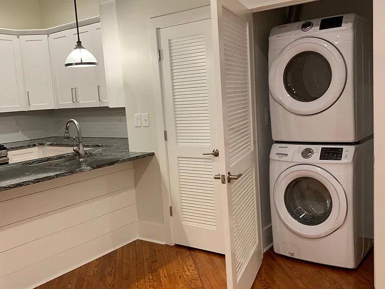2430 Emerald Pl — Photo 9