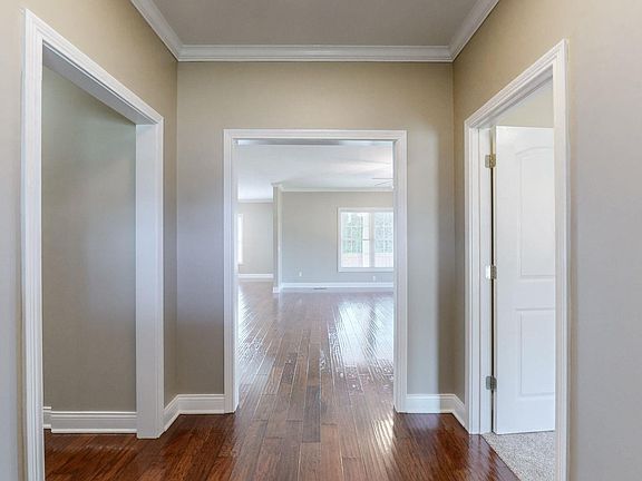 4th image of 2247 Mitchell Dr