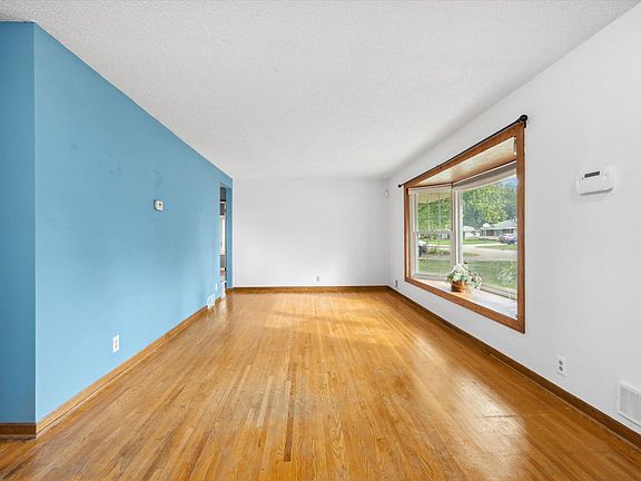 4th image of 6257 Rhode Island Ave N