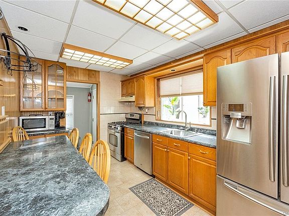 3rd image of 21 Balsam Pl #21