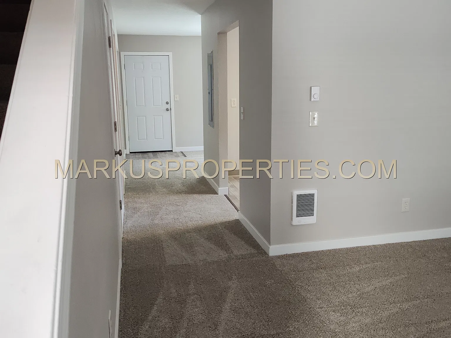 3 bed, 1.5 bath, 1300 sqft, $1,950 — Photo 4