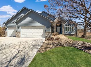 4240 Evergreen Ln N, Plymouth, MN 55441