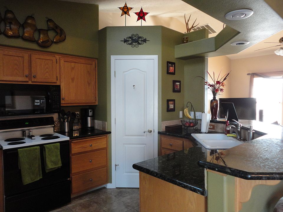 2nd image of 902 W Waterbury Dr