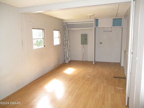 5th image of 5435 Rogers Ave