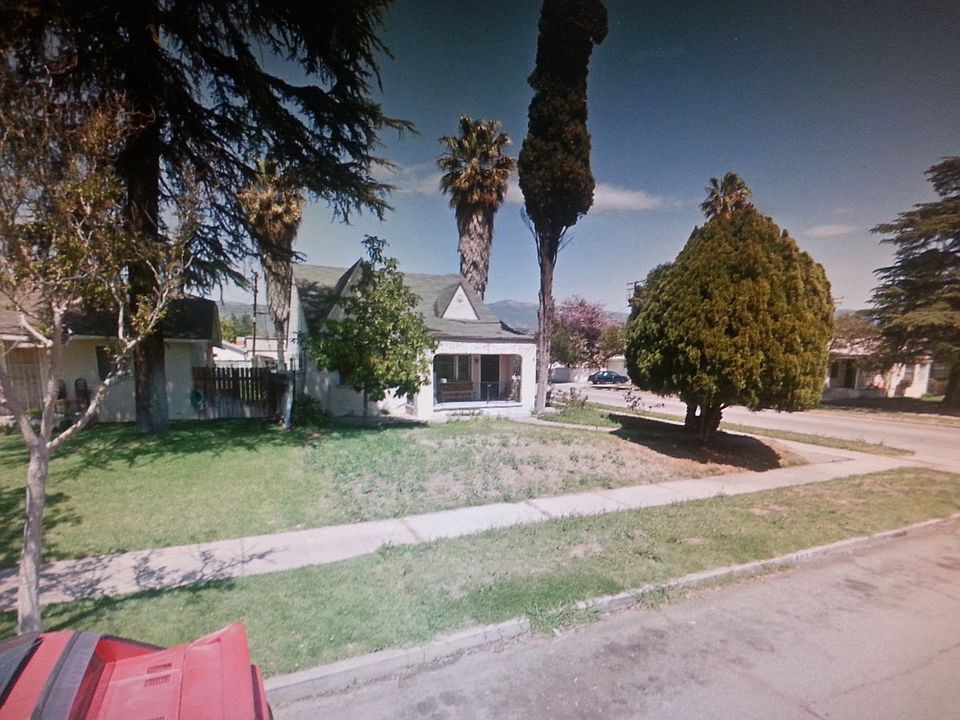 1st image of 848 N Sierra Way