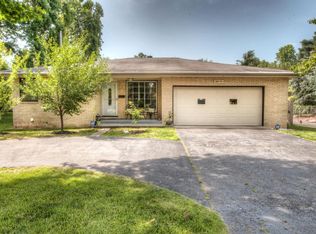 810 E Cherokee St, Springfield, MO 65807