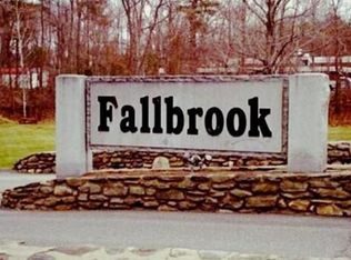 42 Meadow Pond Dr APT D, Leominster, MA 01453
