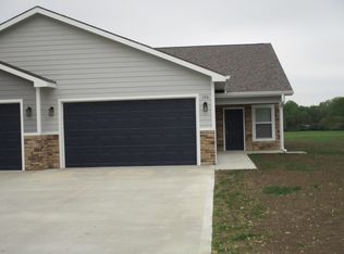106 S Cleveland St, Garnett, KS 66032