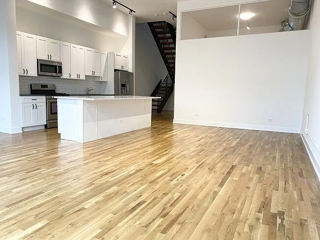 1348 N Milwaukee Ave — Photo 5