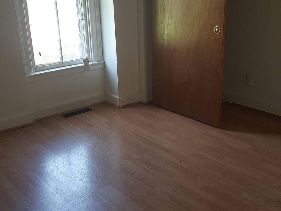 2nd image of 602 E Union St #2