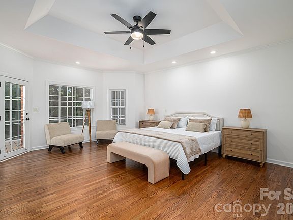 4th image of 1000 Ashley Pl