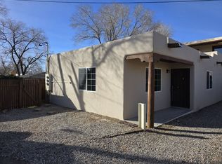 522A Juniper Dr, Santa Fe, NM 87501