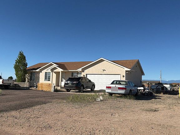 4th image of 594 E McClave Dr