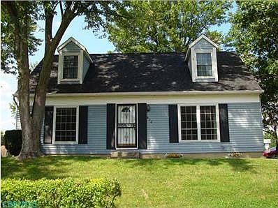 2nd image of 422 Carolann Ave