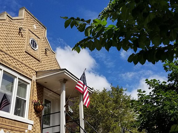 4th image of 2124 N Winchester Ave APT 2R