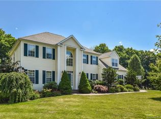 5 Arbor Ln, Northford, CT 06472