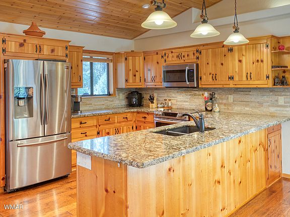 2nd image of 923 Pine Creek Dr