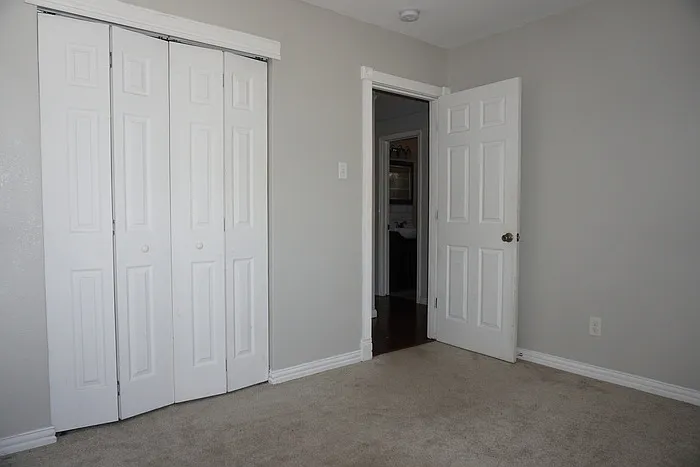 5225 Mack Rd — Photo 10