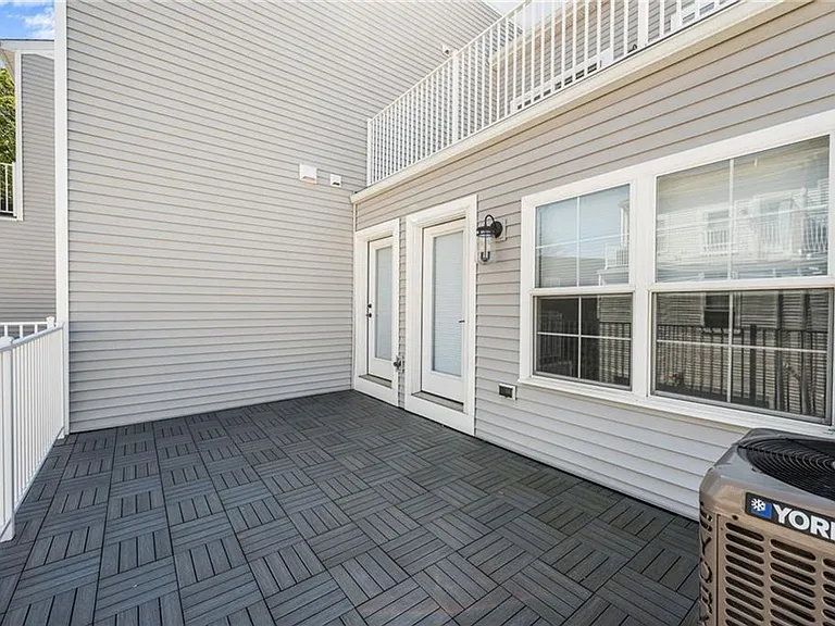 12203 Ashbury Ave — Photo 16