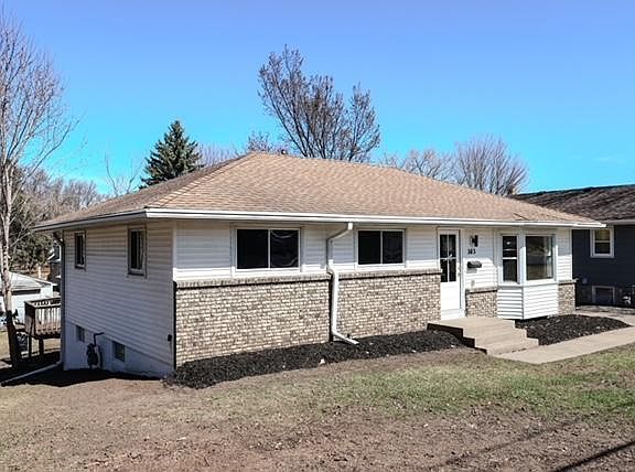 2nd image of 303 Haskell St E