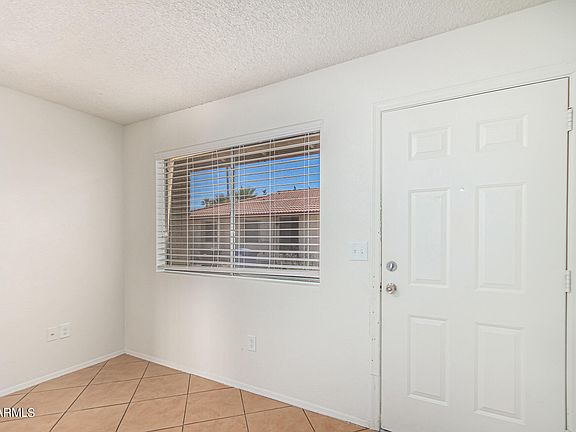 4th image of 457 E 9TH Avenue