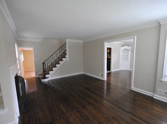 3rd image of 709 Community Dr
