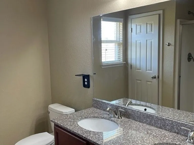 124 Brickyard Ct — Photo 10