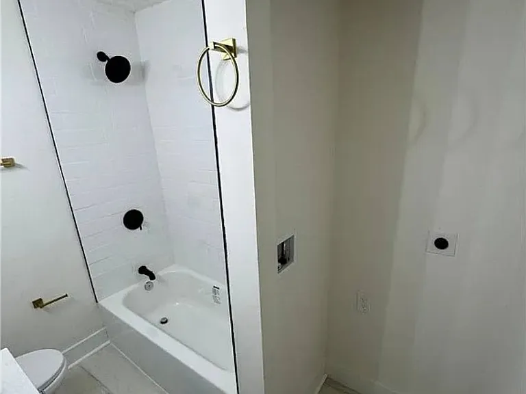 4309 Gifford Ave — Photo 34