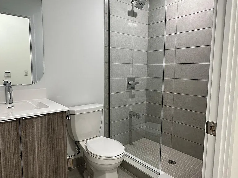 15 Richardson St #828 — Photo 3
