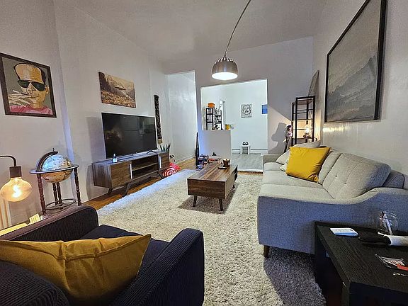 2nd image of 57 W 105th St APT 4B