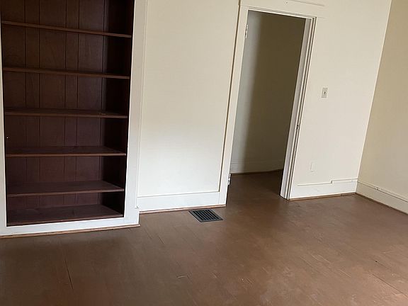 4th image of 39-41 Lake St #2