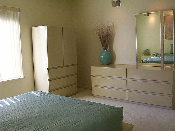 4th image of 295 Maybury Ave