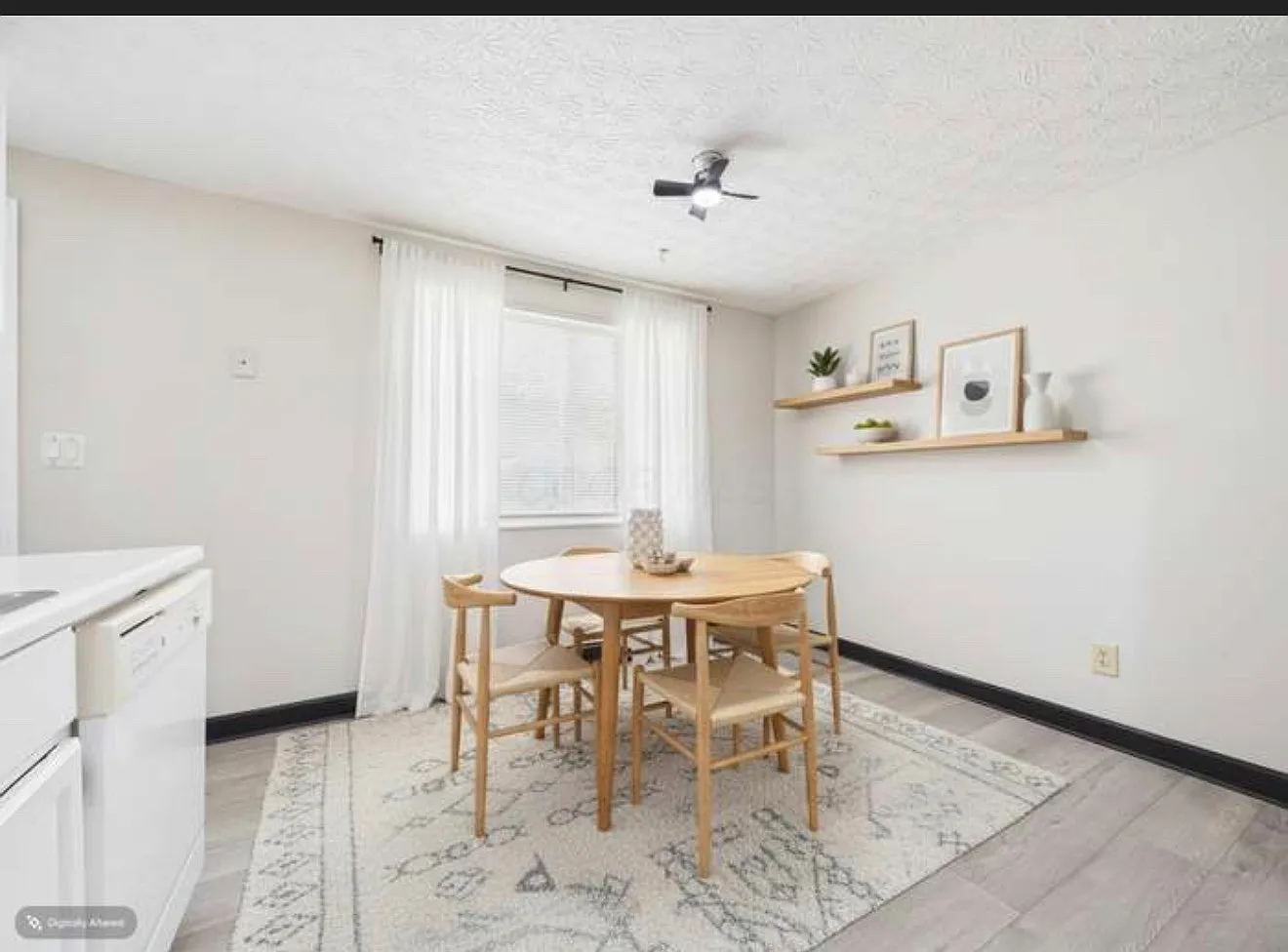1 bed, 896 sqft, $800 — Photo 3