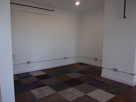 4th image of 38 W Main St