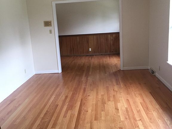 3rd image of 3903 N Mission Oaks Dr