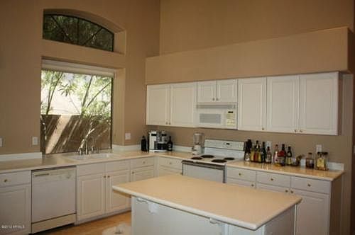 5th image of 412 E Silverwood Dr