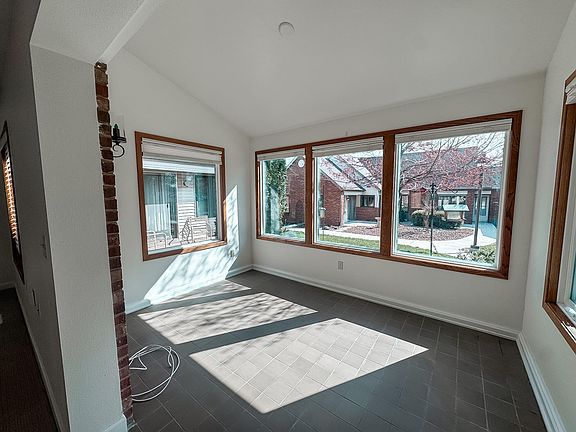 2nd image of 2427 Hamilton Dr