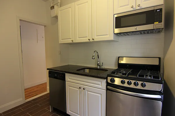 Rented by HOLTON REAL ESTATE INC. | media 9