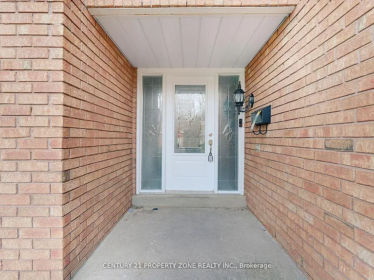 4 Garbutt Cres — Photo 3