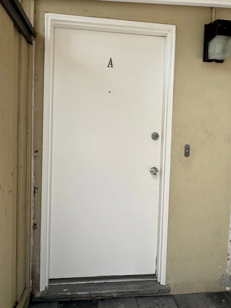 South Claremont — Photo 2