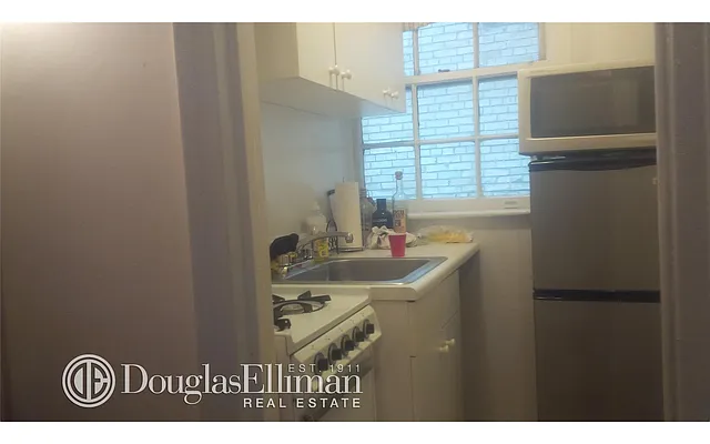 Rented by Douglas Elliman | media 30