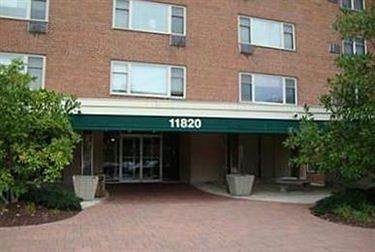 1st image of 11820 Edgewater Dr APT 806