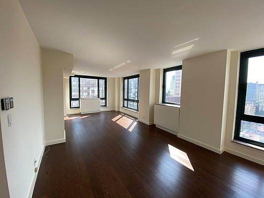 5th image of 1 Irving Pl APT U14b